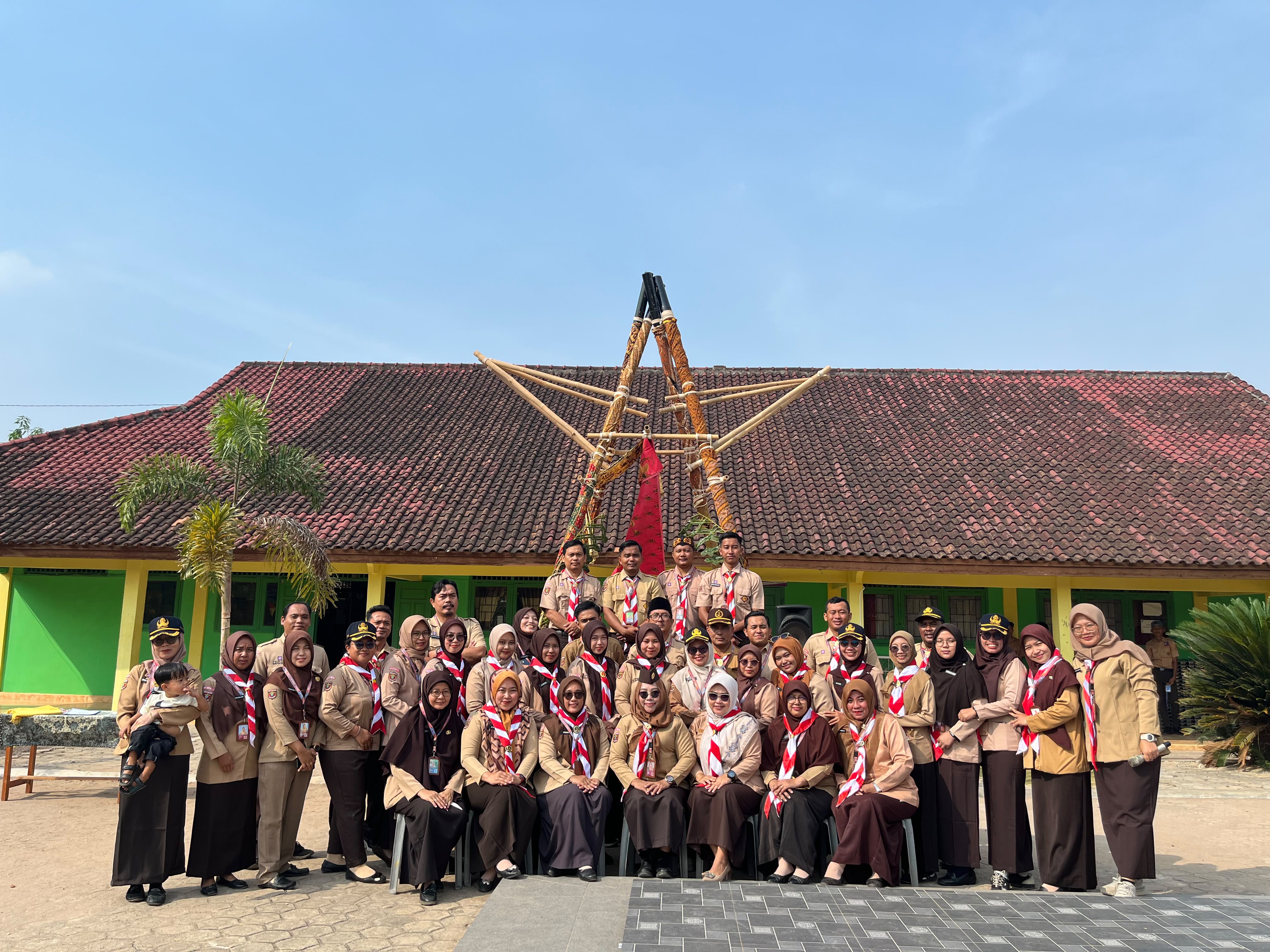 Penuh Khidmat dan Kebersamaan, SMKN 1 Raman Utara Gelar Upacara Peringatan Hari Pramuka ke-65